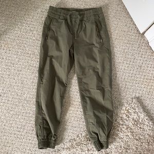 Aritzia Joggers
